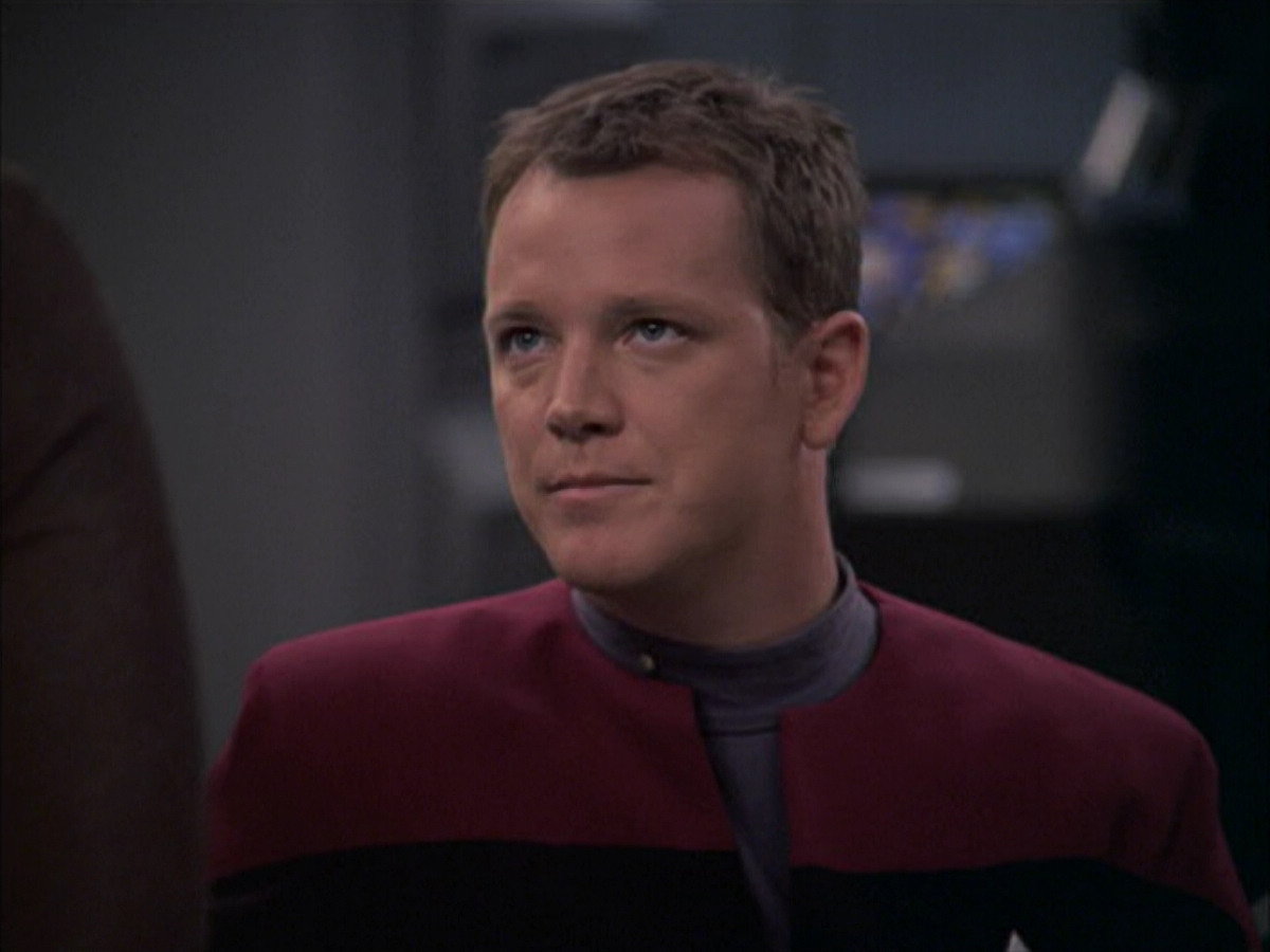 extant_StarTrek_VOY_6x09-TheVoyagerConspiracy_01277.jpg