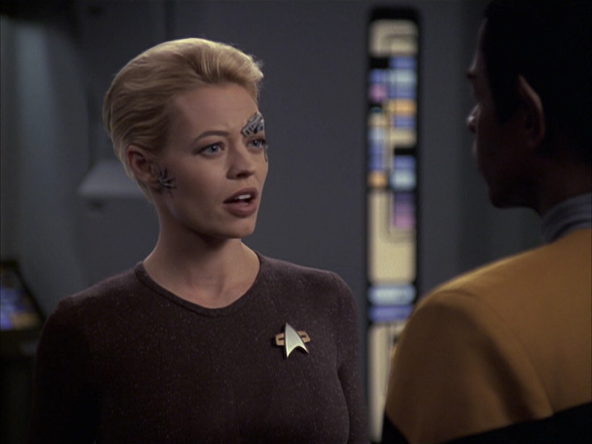 extant_StarTrek_VOY_6x09-TheVoyagerConspiracy_01279.jpg