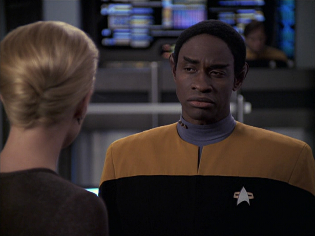 extant_StarTrek_VOY_6x09-TheVoyagerConspiracy_01288.jpg