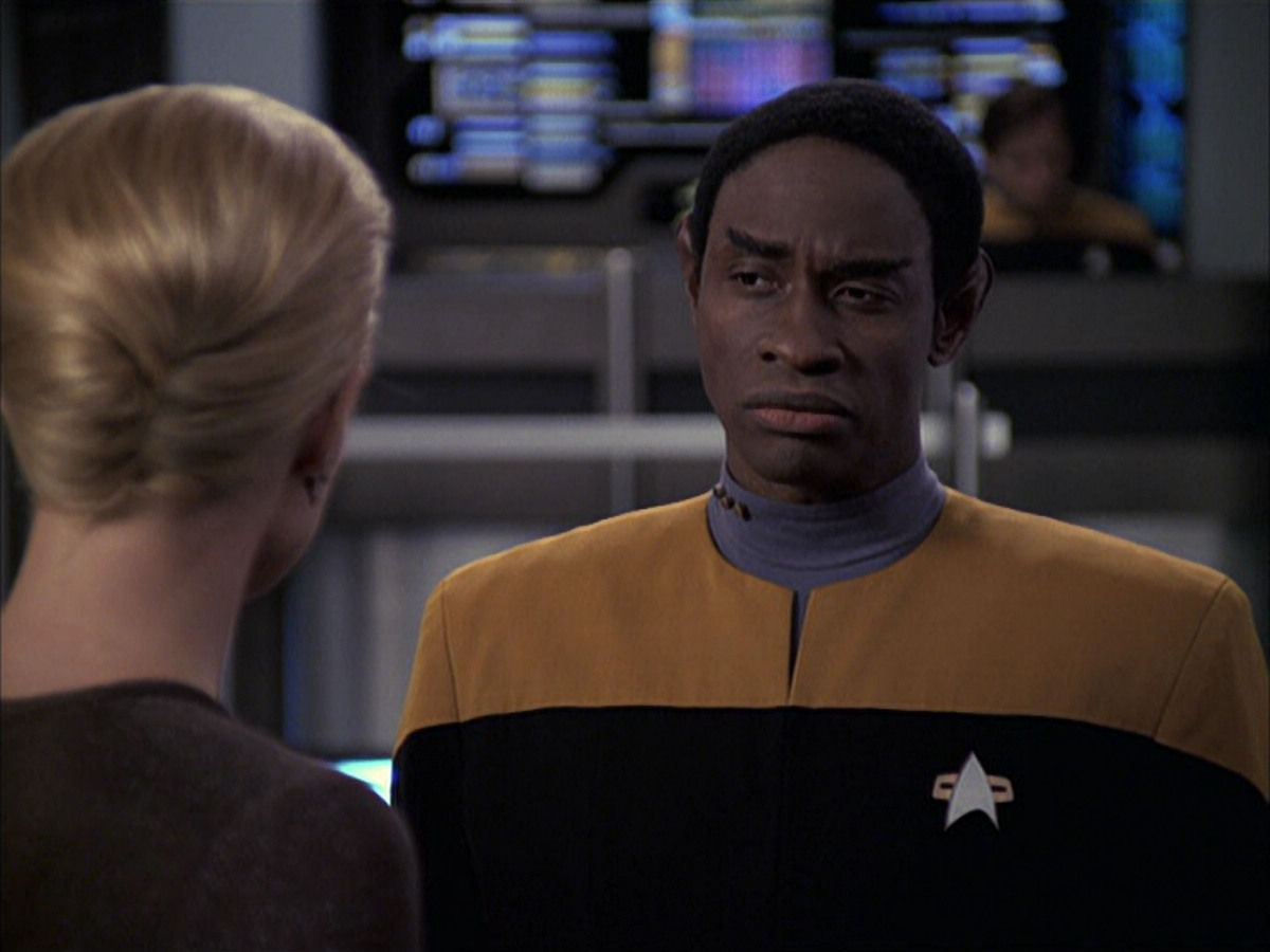 extant_StarTrek_VOY_6x09-TheVoyagerConspiracy_01289.jpg