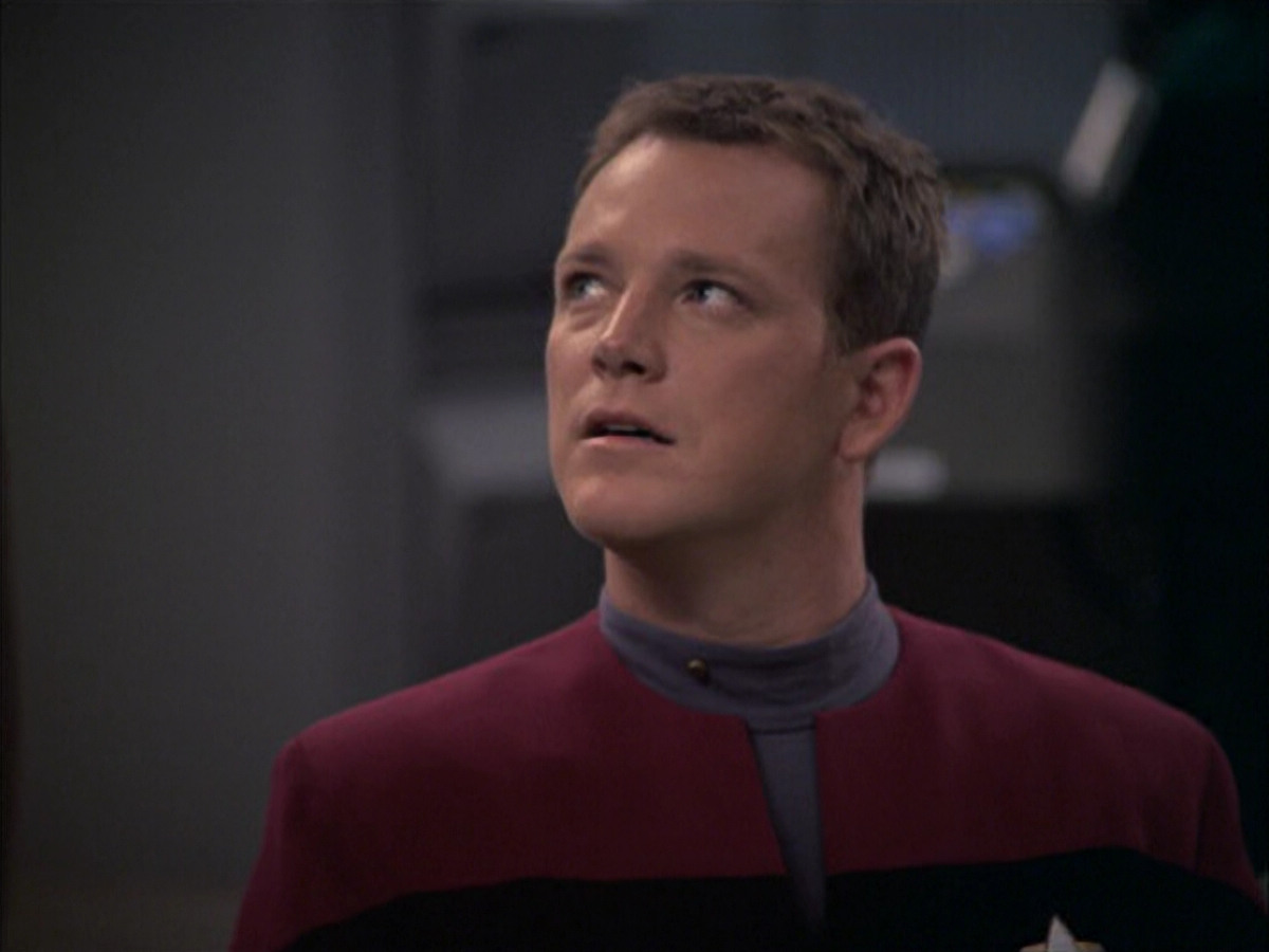 extant_StarTrek_VOY_6x09-TheVoyagerConspiracy_01312.jpg