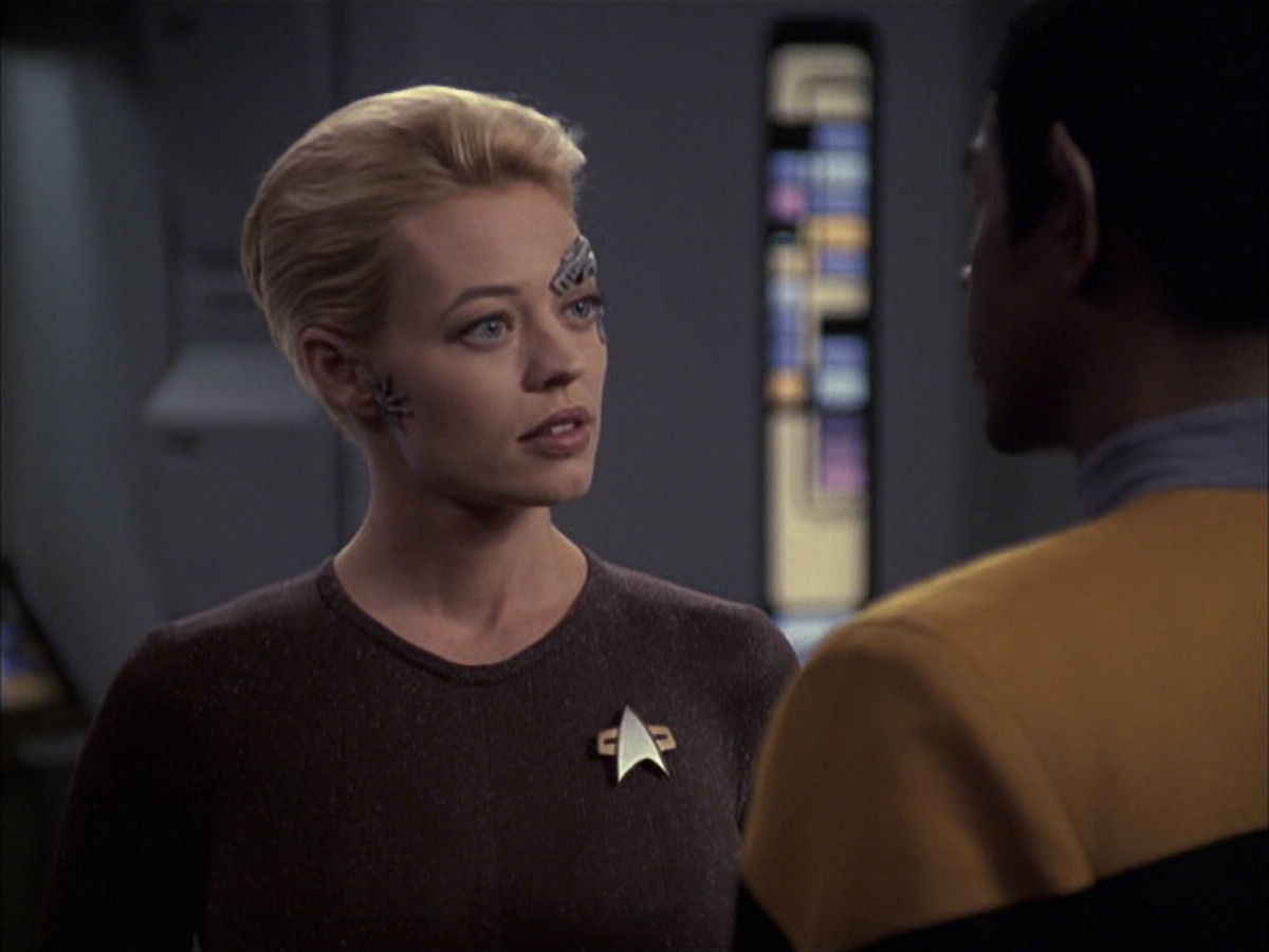 extant_StarTrek_VOY_6x09-TheVoyagerConspiracy_01322.jpg