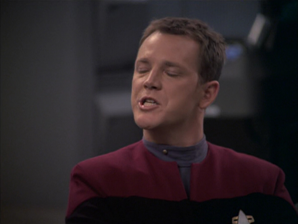 extant_StarTrek_VOY_6x09-TheVoyagerConspiracy_01328.jpg