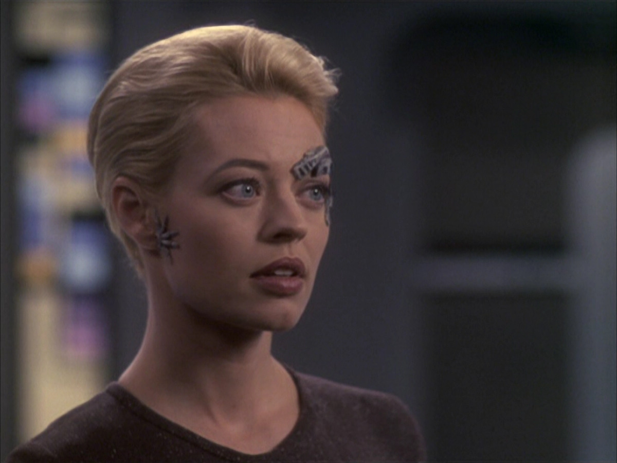 extant_StarTrek_VOY_6x09-TheVoyagerConspiracy_01350.jpg