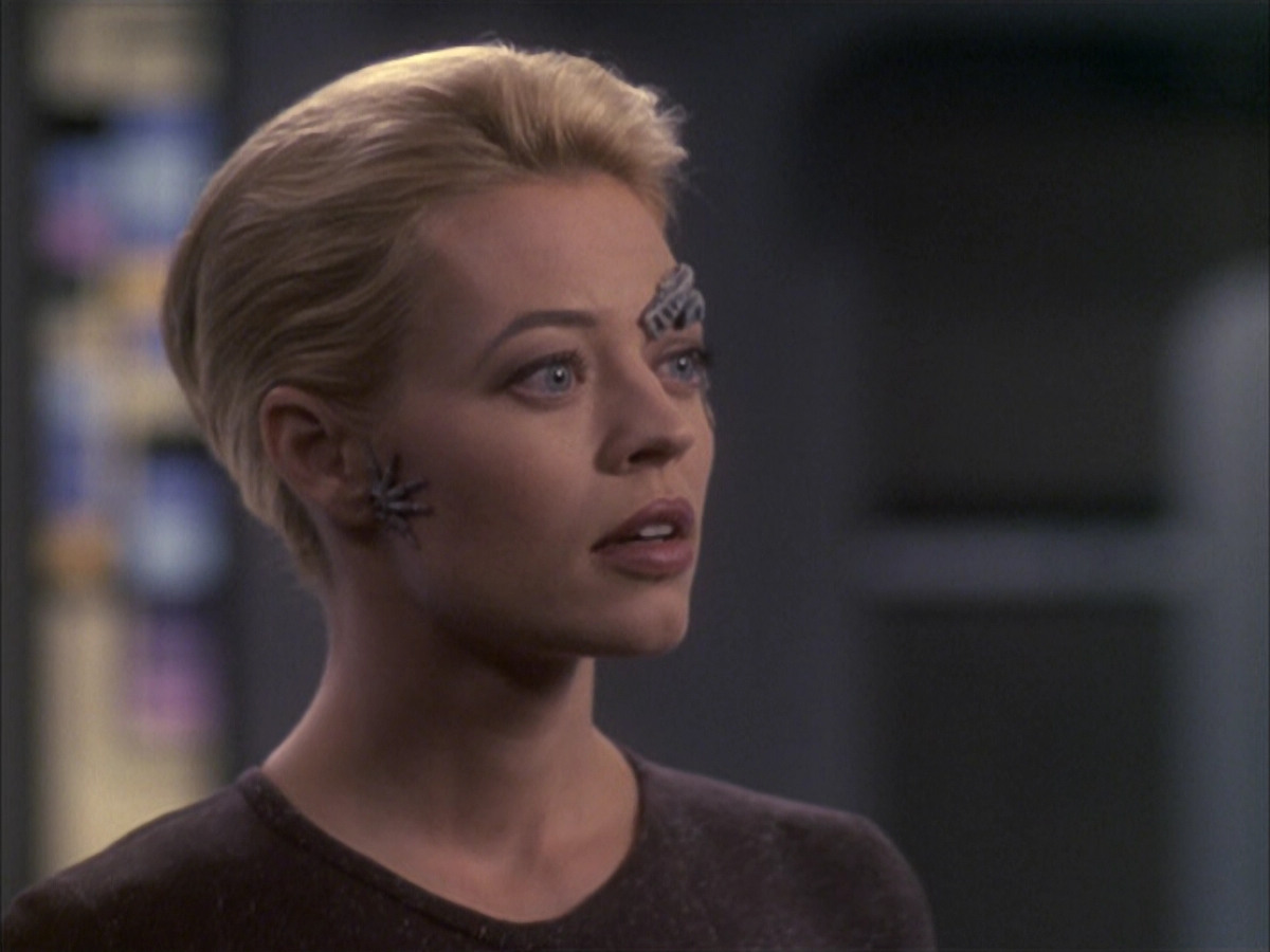 extant_StarTrek_VOY_6x09-TheVoyagerConspiracy_01351.jpg