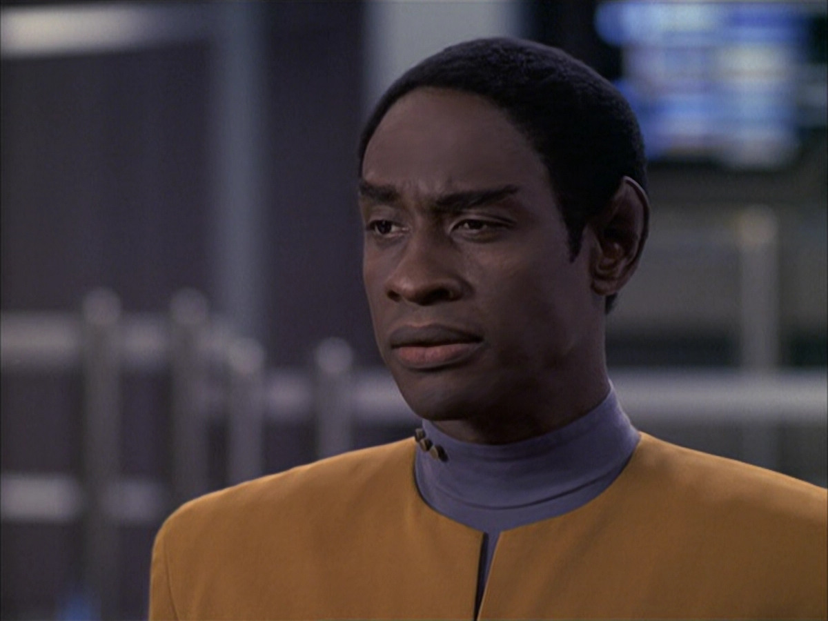 extant_StarTrek_VOY_6x09-TheVoyagerConspiracy_01354.jpg