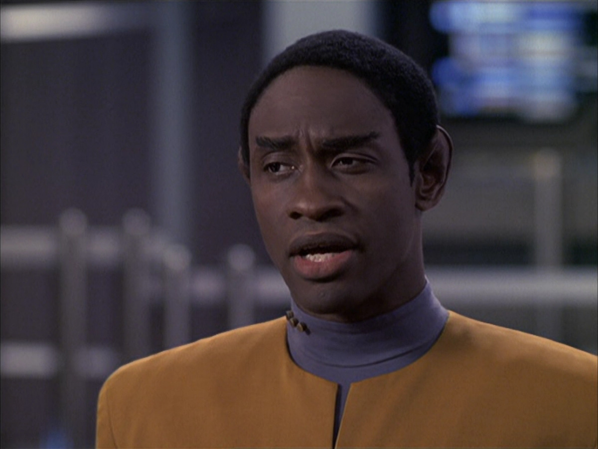 extant_StarTrek_VOY_6x09-TheVoyagerConspiracy_01356.jpg