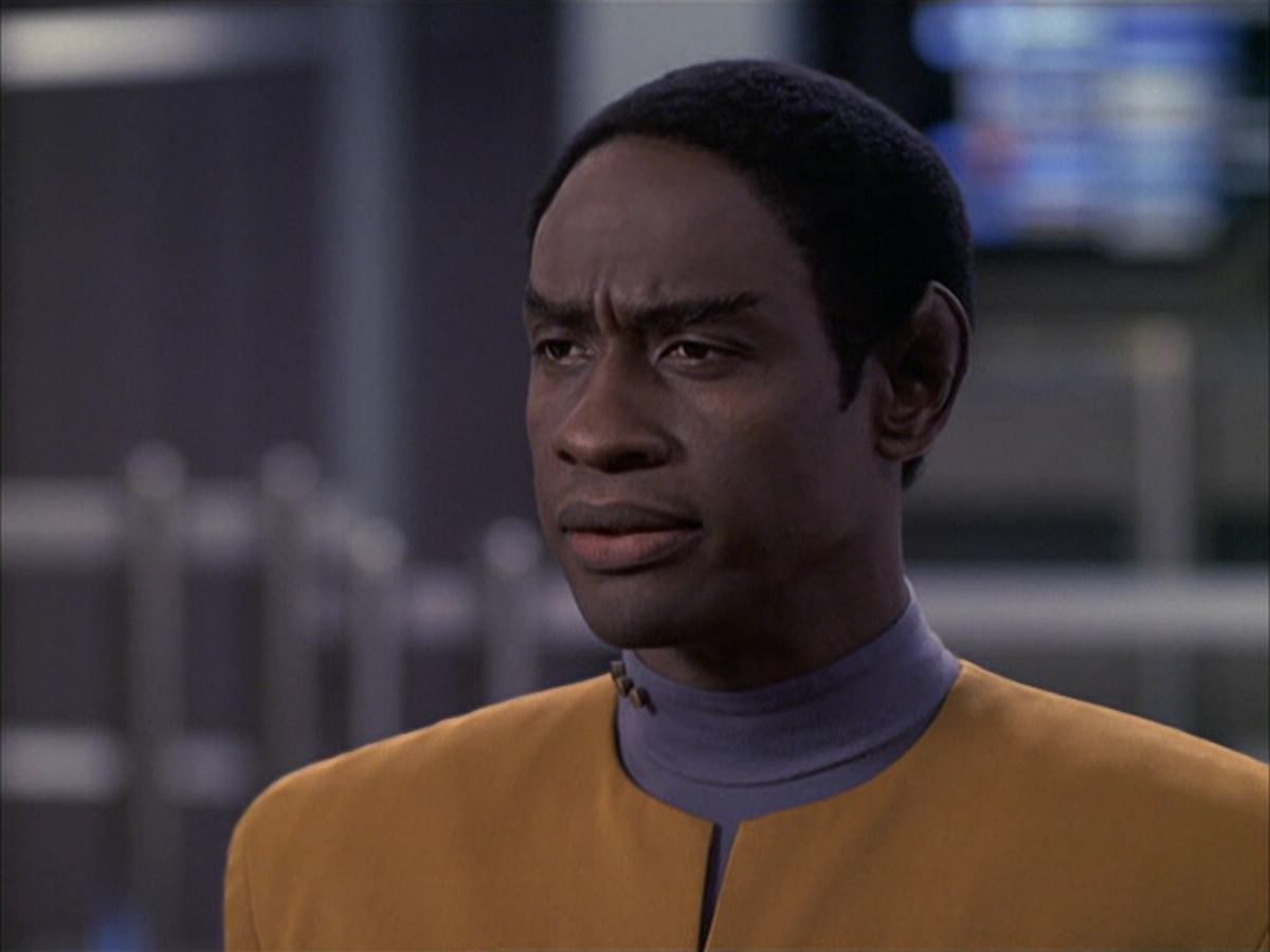 extant_StarTrek_VOY_6x09-TheVoyagerConspiracy_01364.jpg