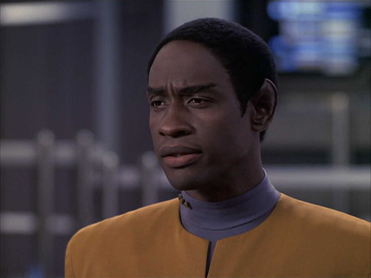 extant_StarTrek_VOY_6x09-TheVoyagerConspiracy_01367.jpg