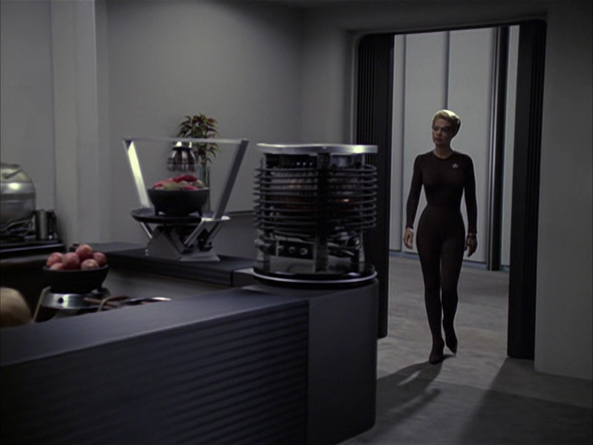 extant_StarTrek_VOY_6x09-TheVoyagerConspiracy_01393.jpg