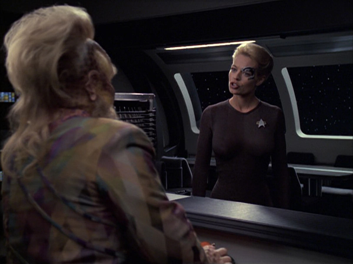 extant_StarTrek_VOY_6x09-TheVoyagerConspiracy_01407.jpg