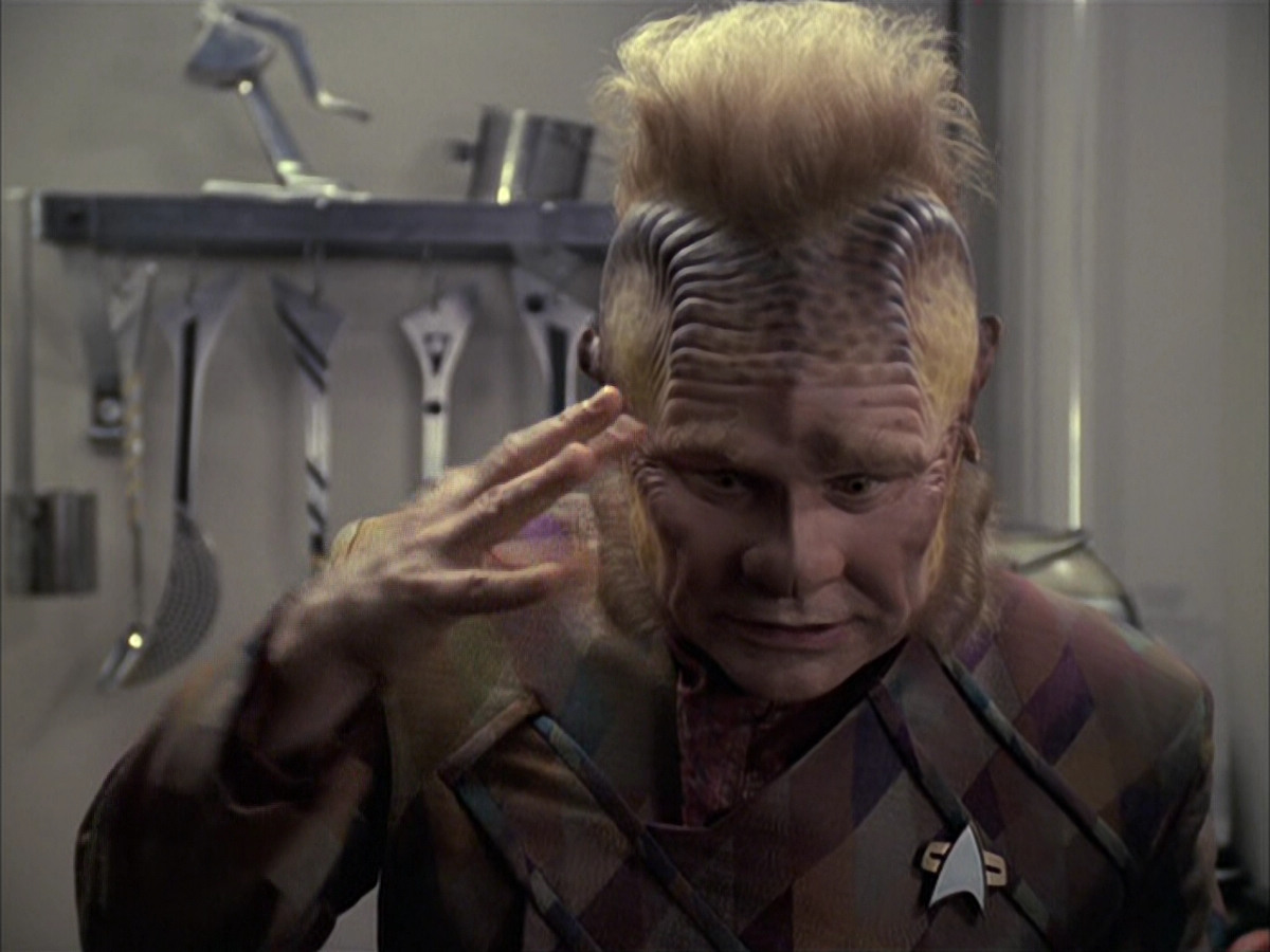 extant_StarTrek_VOY_6x09-TheVoyagerConspiracy_01418.jpg