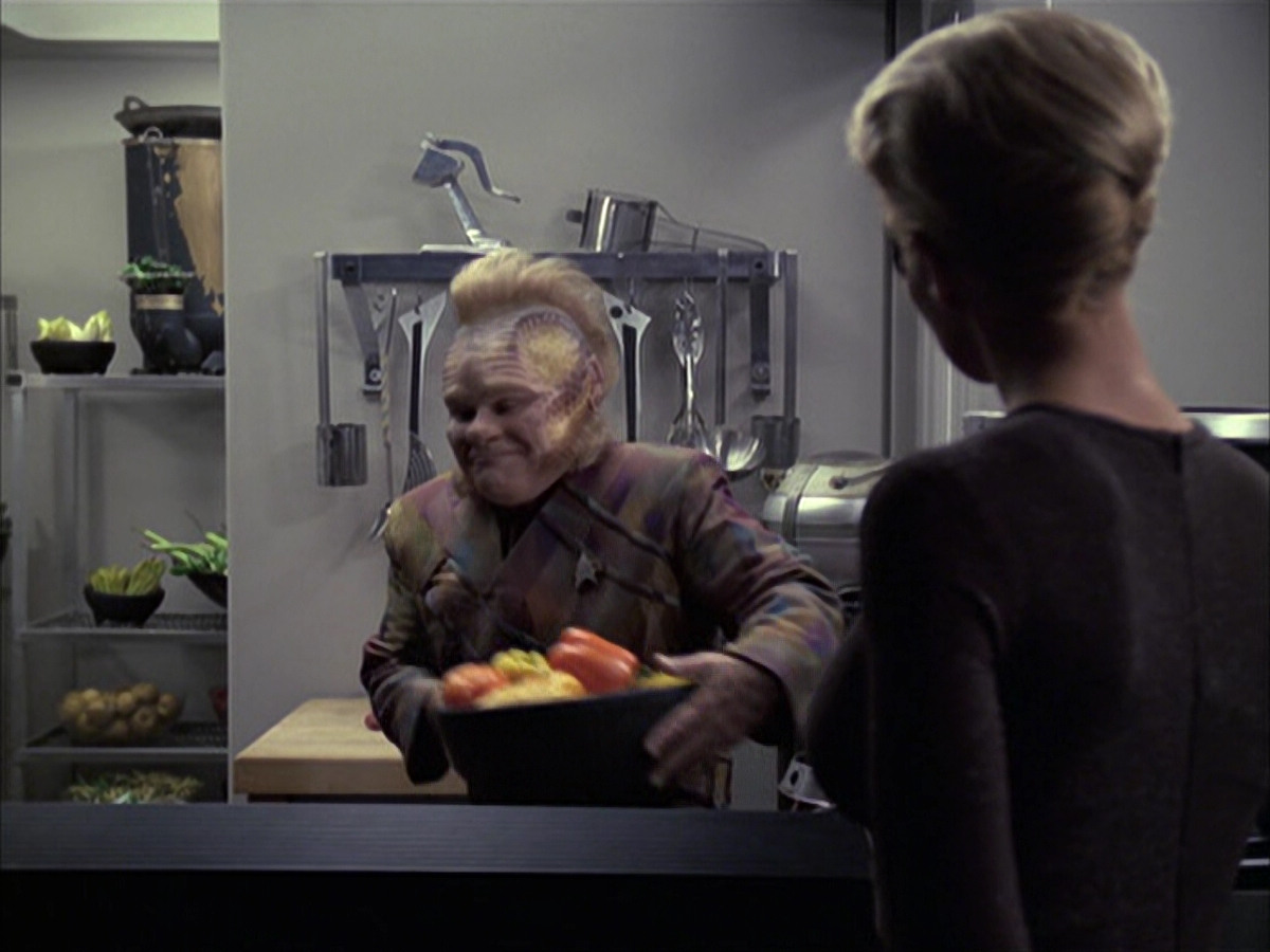 extant_StarTrek_VOY_6x09-TheVoyagerConspiracy_01432.jpg
