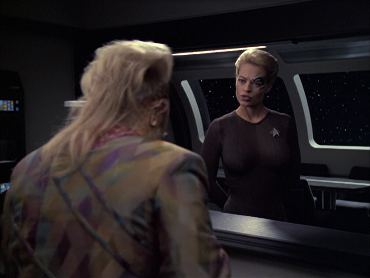 extant_StarTrek_VOY_6x09-TheVoyagerConspiracy_01451.jpg