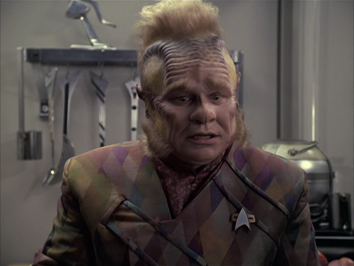 extant_StarTrek_VOY_6x09-TheVoyagerConspiracy_01470.jpg