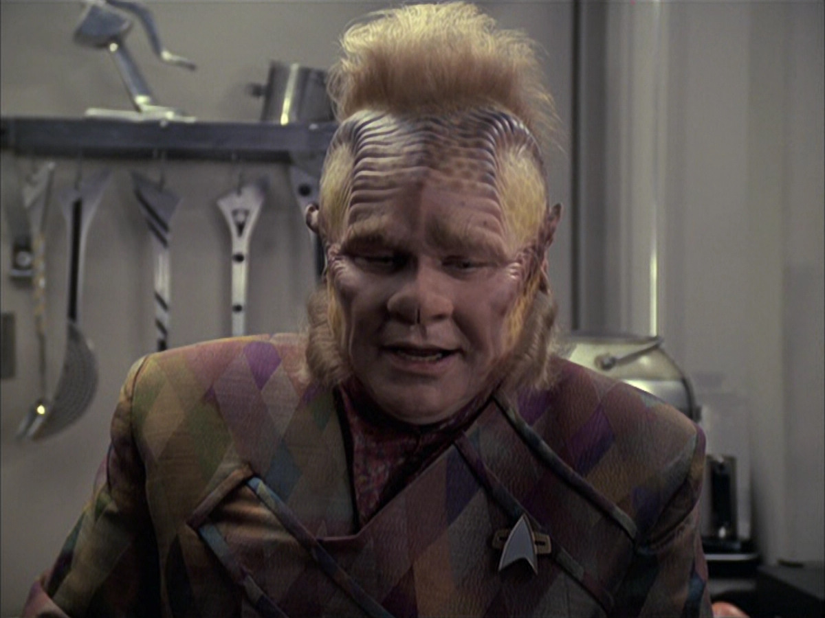 extant_StarTrek_VOY_6x09-TheVoyagerConspiracy_01480.jpg