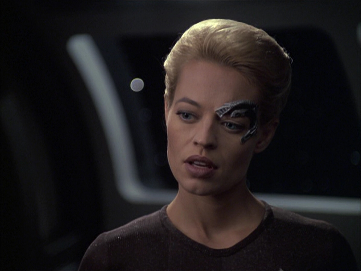 extant_StarTrek_VOY_6x09-TheVoyagerConspiracy_01484.jpg