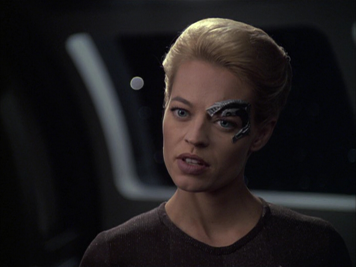 extant_StarTrek_VOY_6x09-TheVoyagerConspiracy_01486.jpg