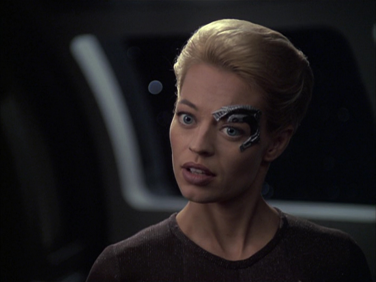 extant_StarTrek_VOY_6x09-TheVoyagerConspiracy_01495.jpg