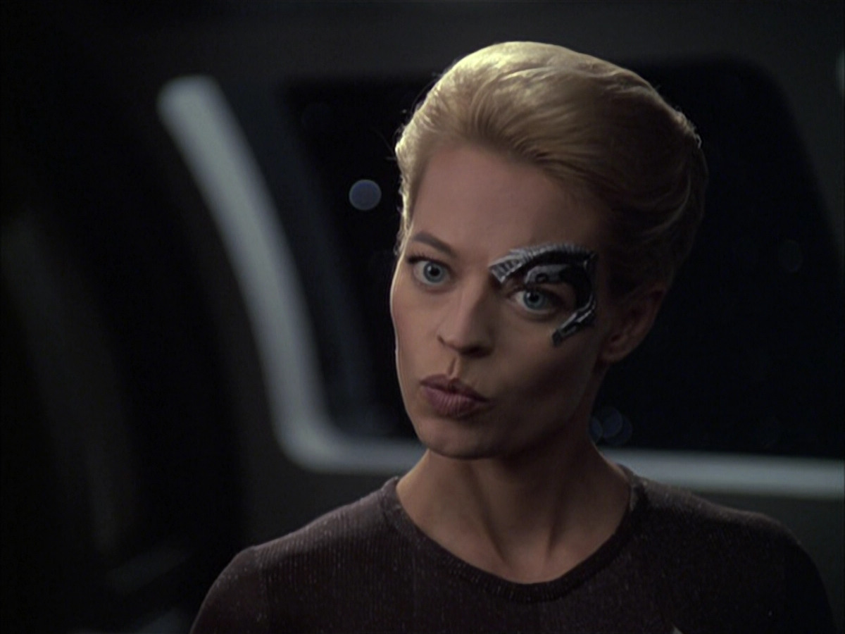 extant_StarTrek_VOY_6x09-TheVoyagerConspiracy_01502.jpg