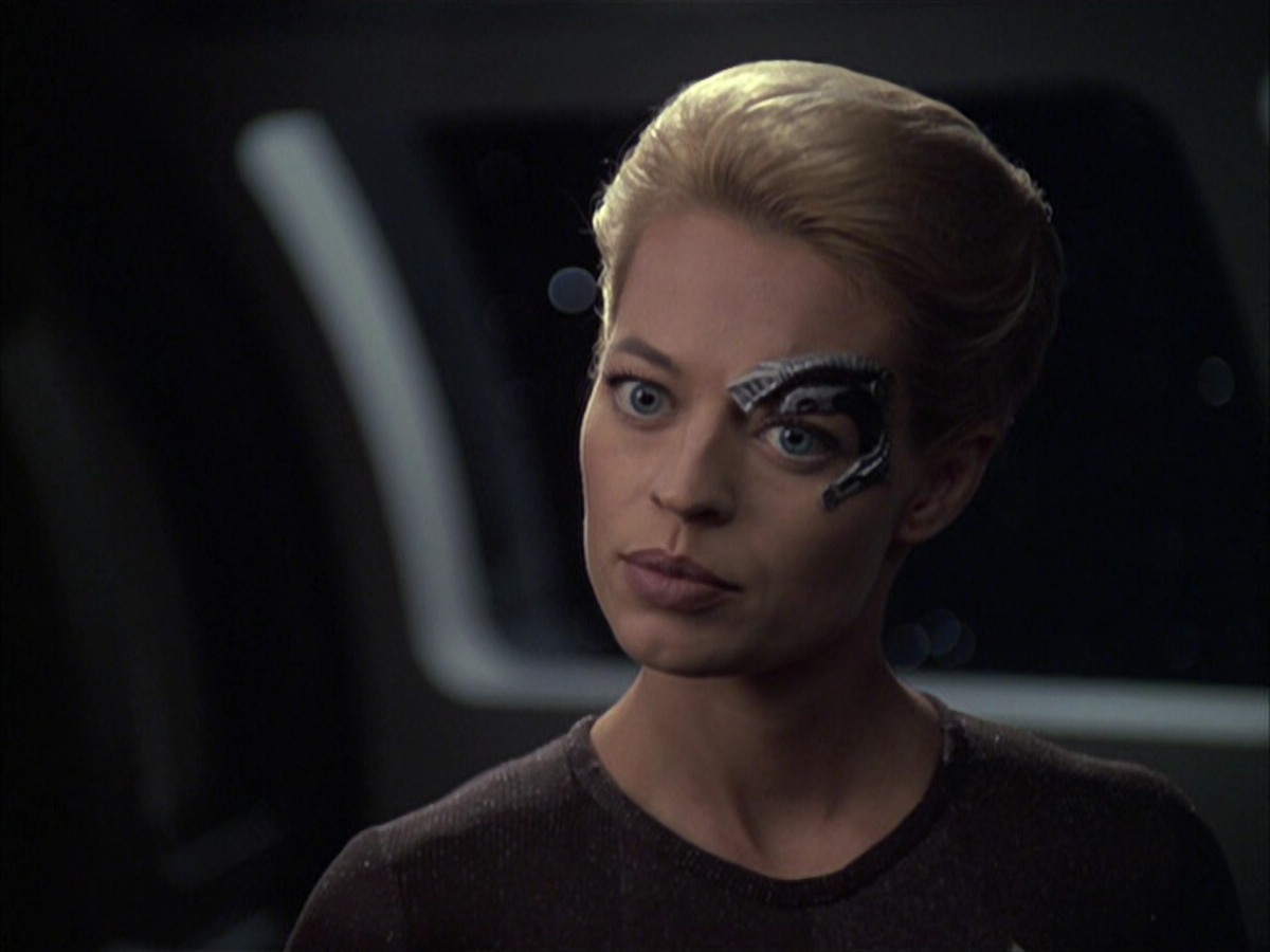 extant_StarTrek_VOY_6x09-TheVoyagerConspiracy_01508.jpg