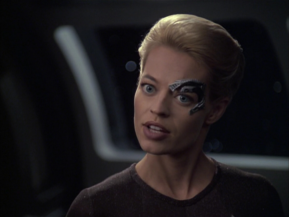 extant_StarTrek_VOY_6x09-TheVoyagerConspiracy_01509.jpg