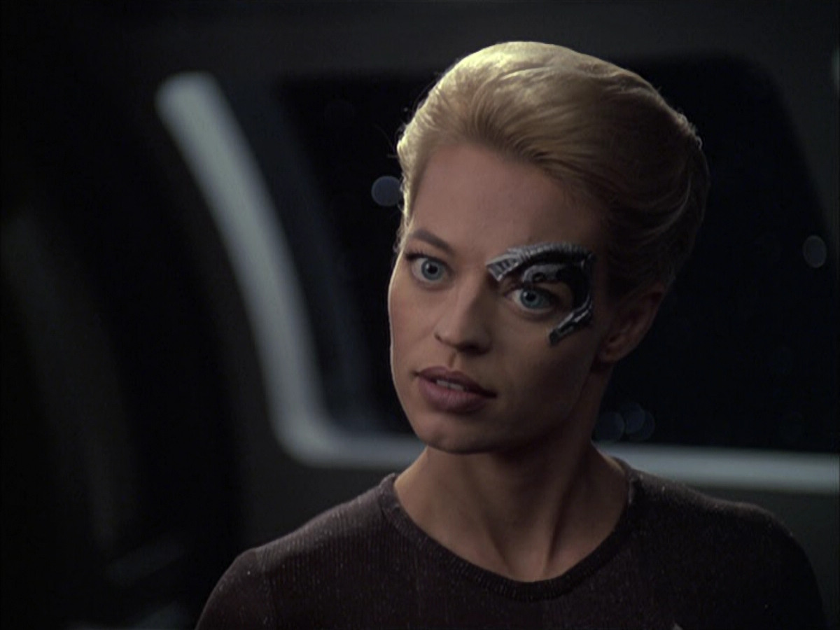extant_StarTrek_VOY_6x09-TheVoyagerConspiracy_01512.jpg