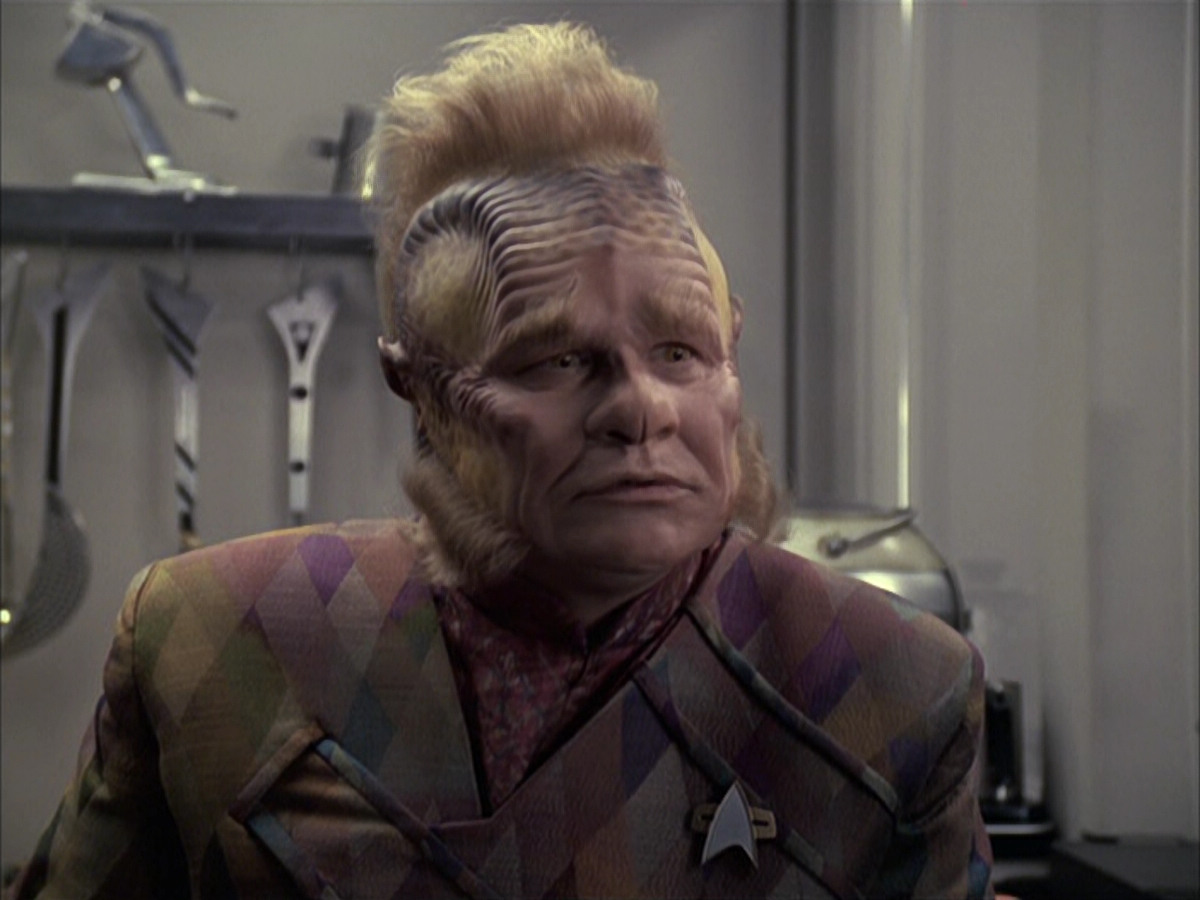 extant_StarTrek_VOY_6x09-TheVoyagerConspiracy_01515.jpg
