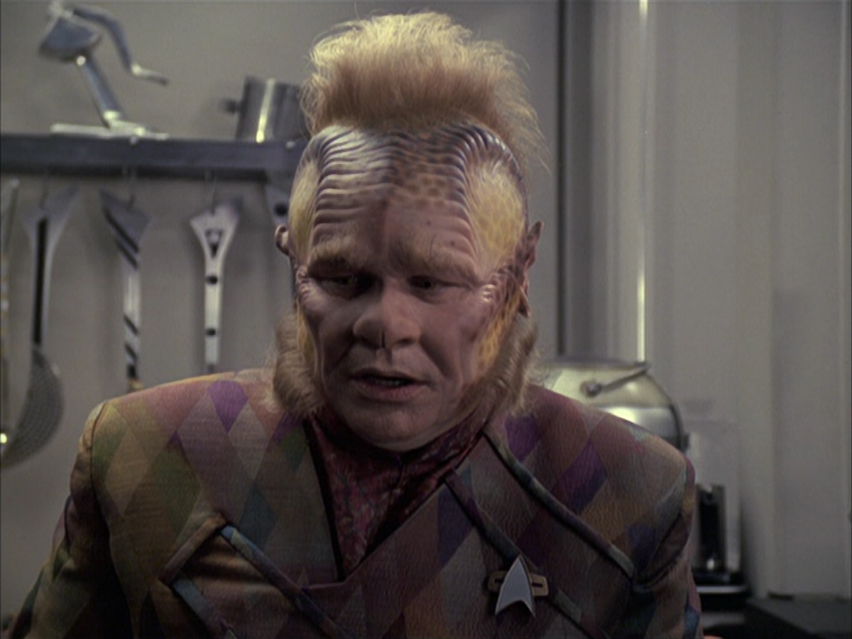 extant_StarTrek_VOY_6x09-TheVoyagerConspiracy_01519.jpg