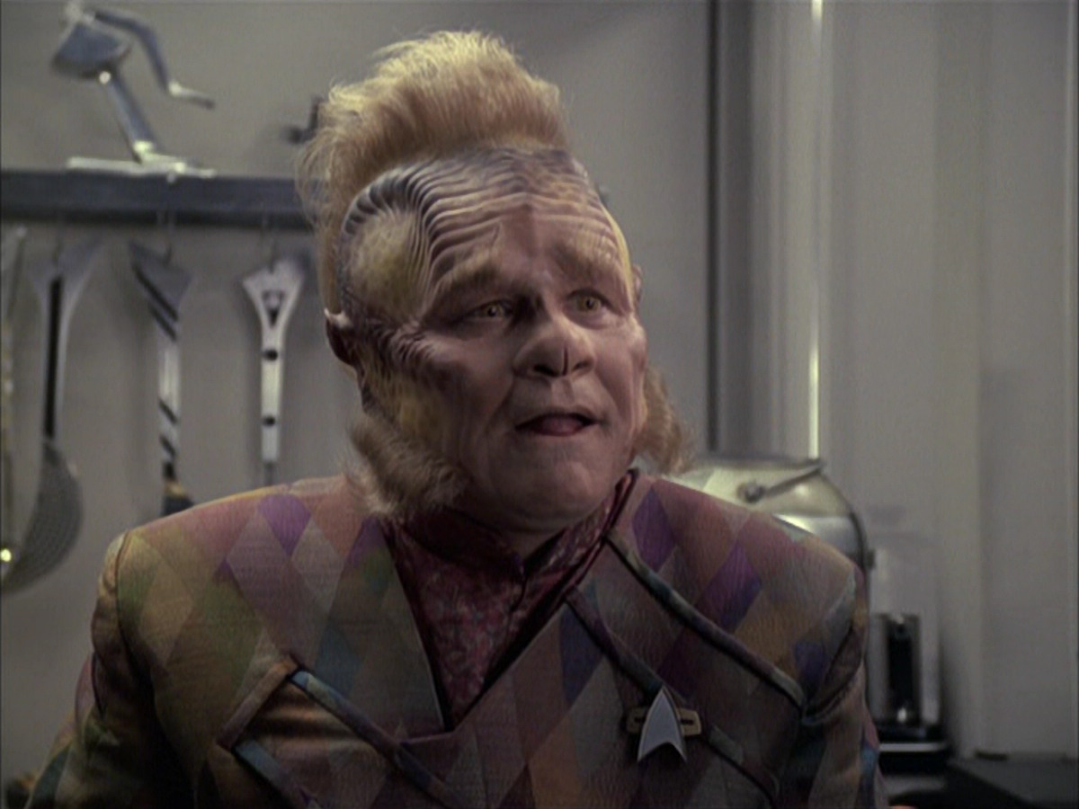 extant_StarTrek_VOY_6x09-TheVoyagerConspiracy_01525.jpg