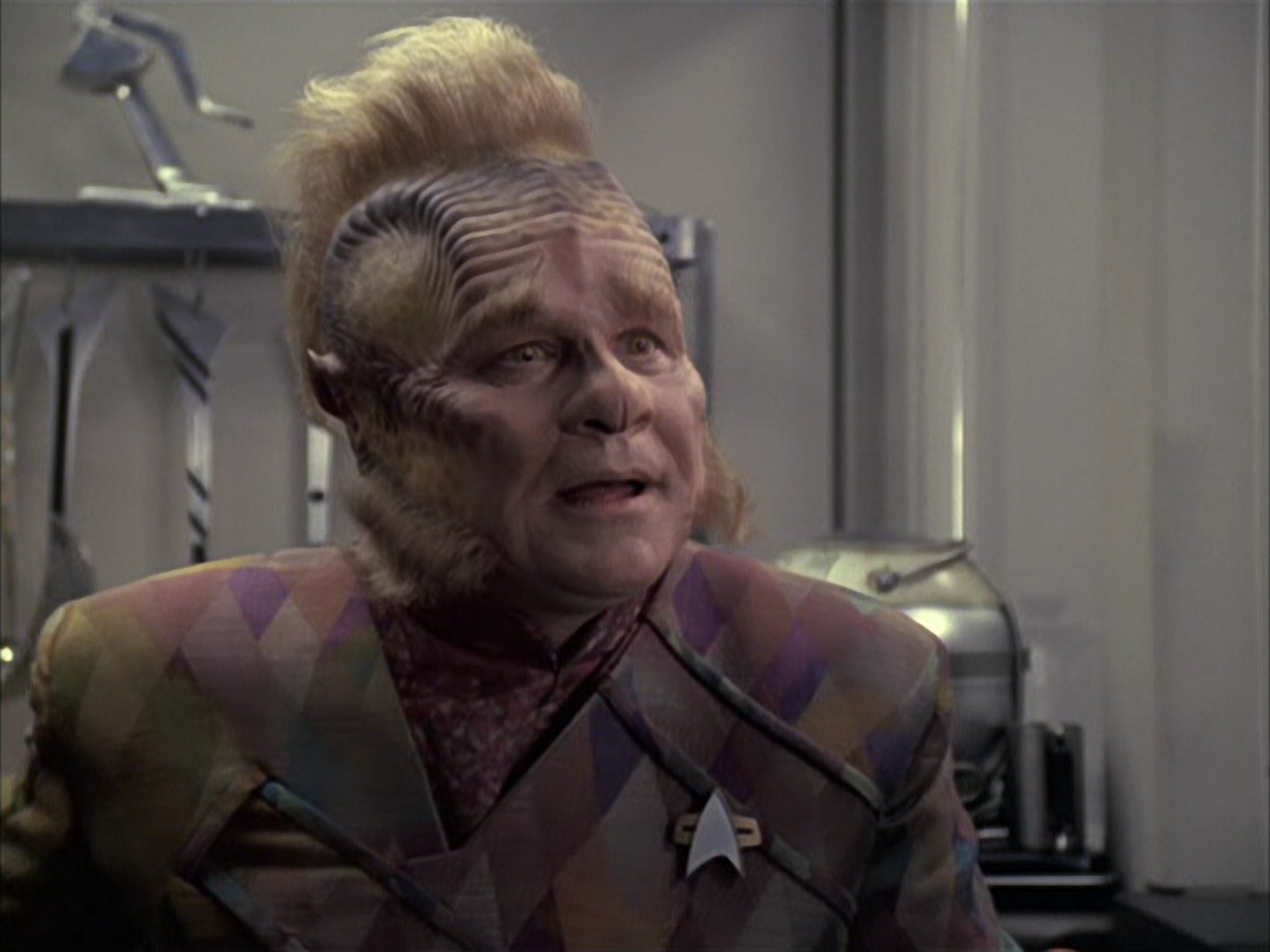 extant_StarTrek_VOY_6x09-TheVoyagerConspiracy_01527.jpg