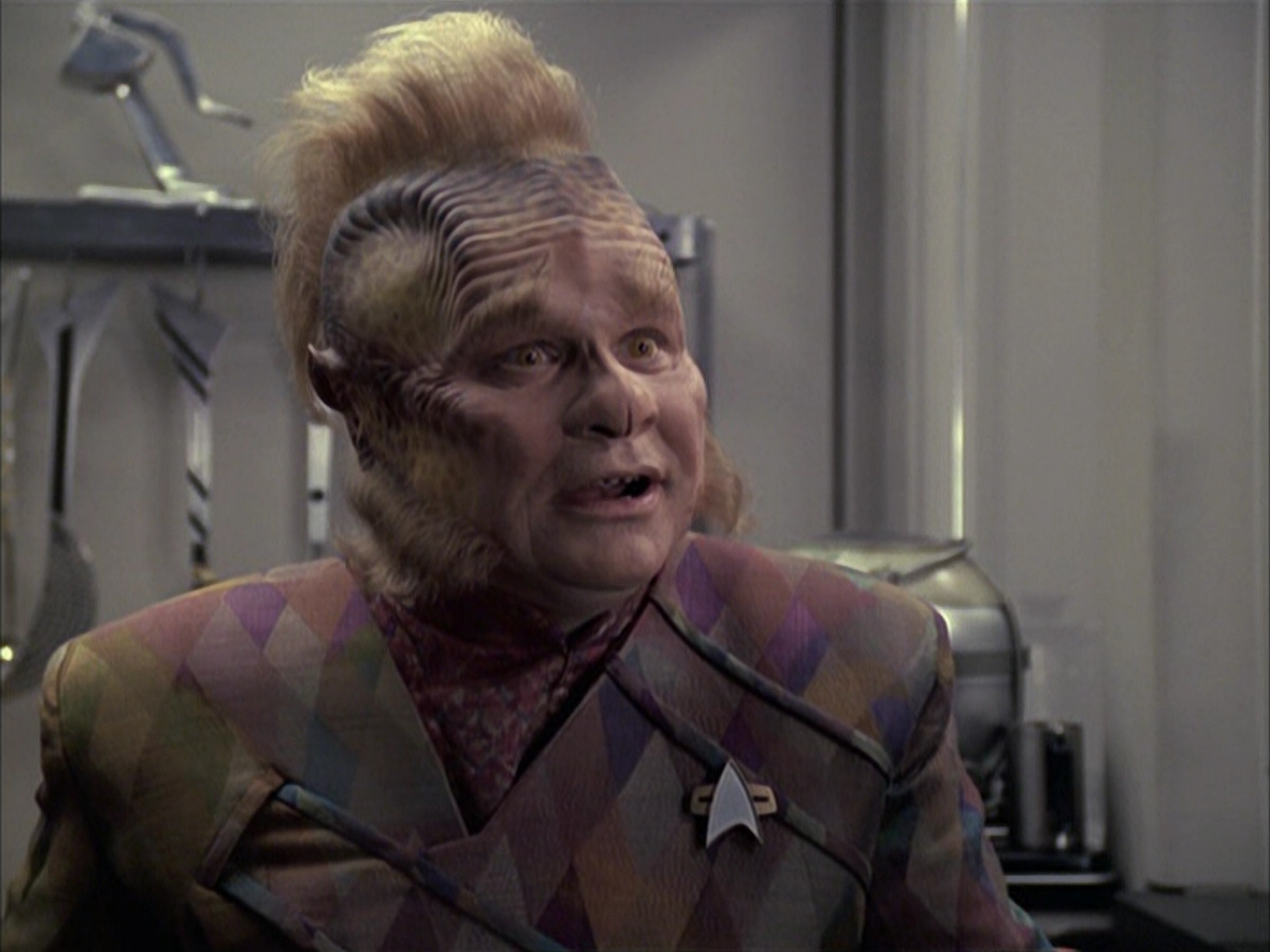 extant_StarTrek_VOY_6x09-TheVoyagerConspiracy_01535.jpg