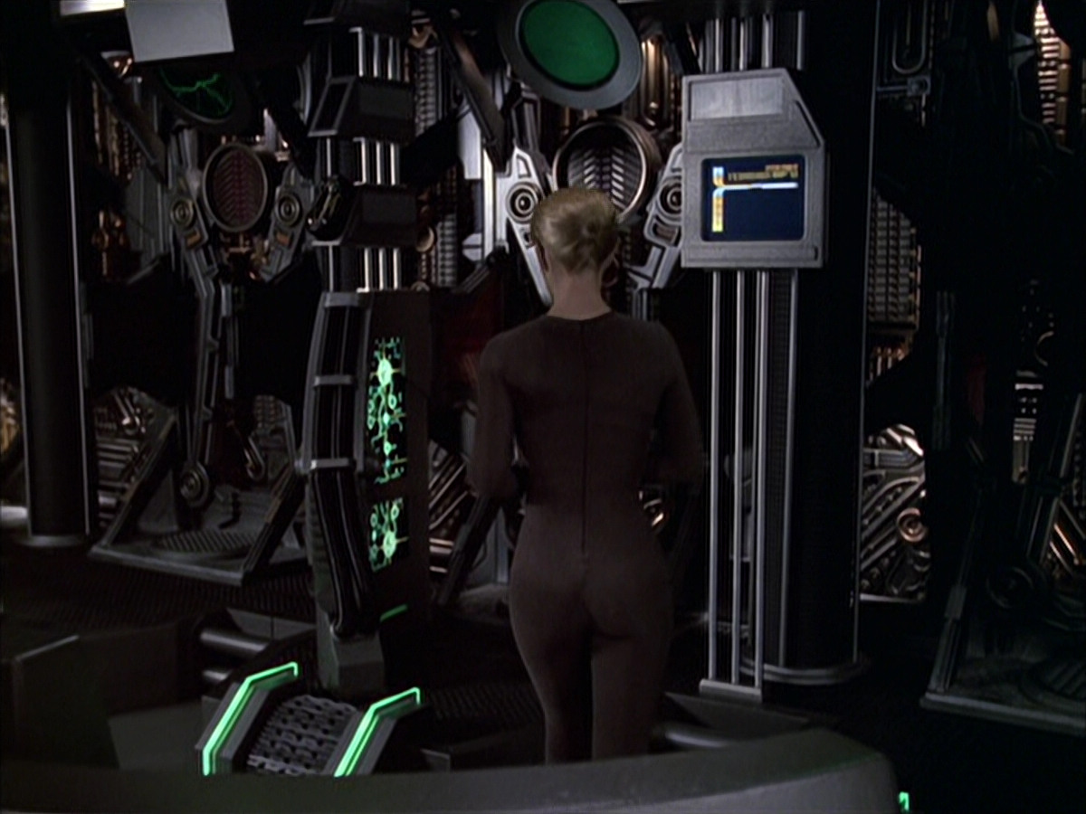 extant_StarTrek_VOY_6x09-TheVoyagerConspiracy_01542.jpg