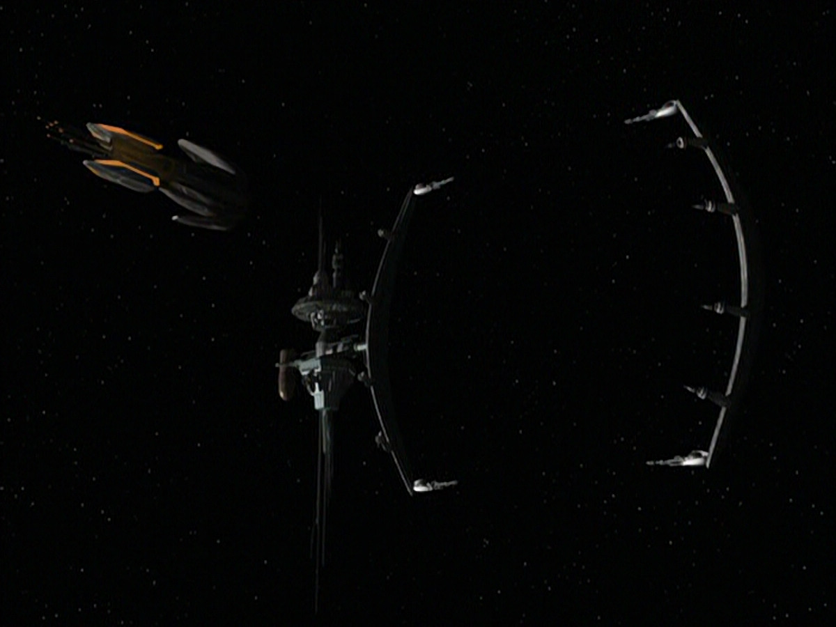 extant_StarTrek_VOY_6x09-TheVoyagerConspiracy_01564.jpg