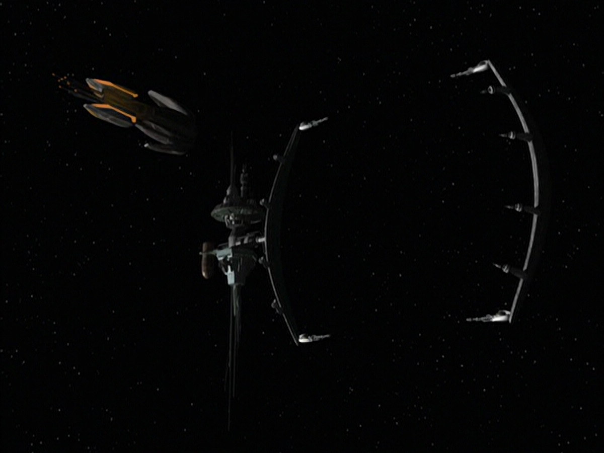 extant_StarTrek_VOY_6x09-TheVoyagerConspiracy_01568.jpg