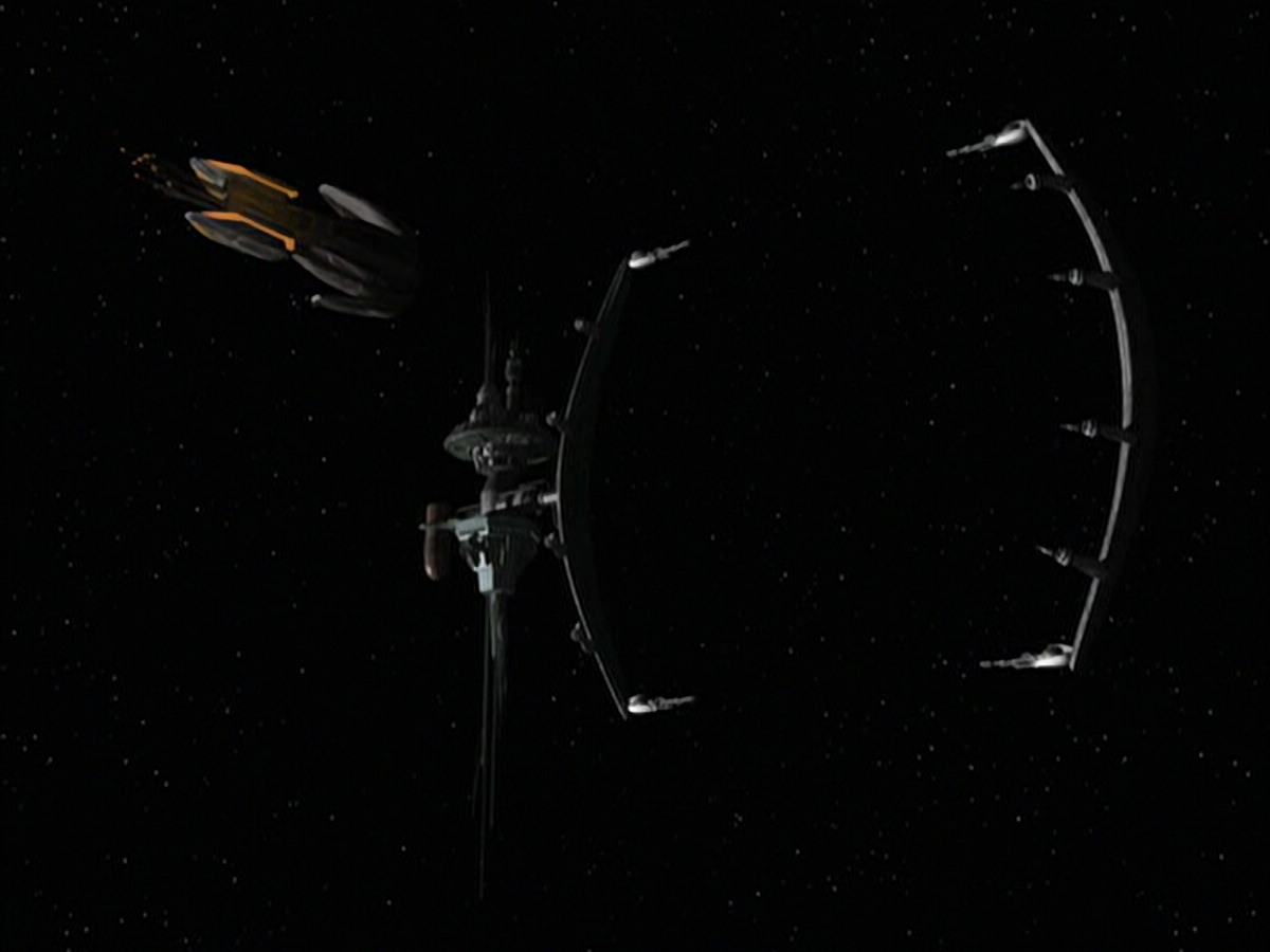 extant_StarTrek_VOY_6x09-TheVoyagerConspiracy_01569.jpg