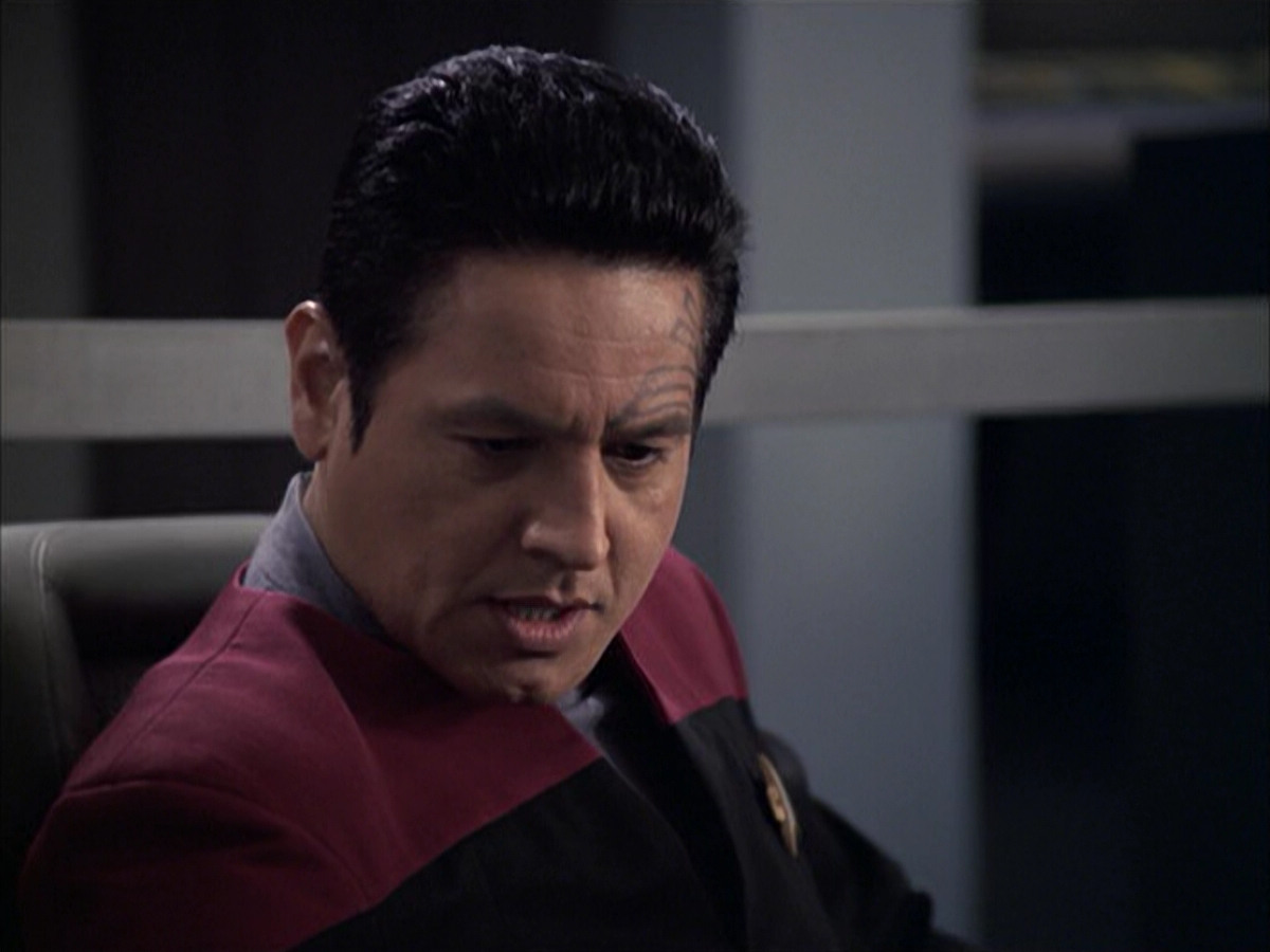 extant_StarTrek_VOY_6x09-TheVoyagerConspiracy_01578.jpg