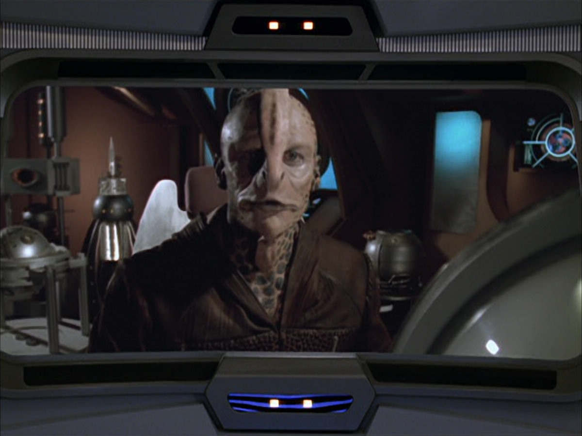 extant_StarTrek_VOY_6x09-TheVoyagerConspiracy_01587.jpg
