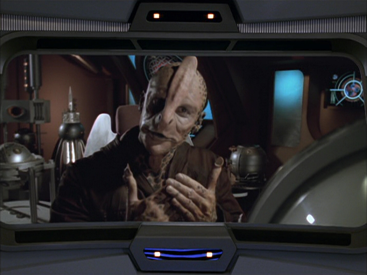 extant_StarTrek_VOY_6x09-TheVoyagerConspiracy_01590.jpg