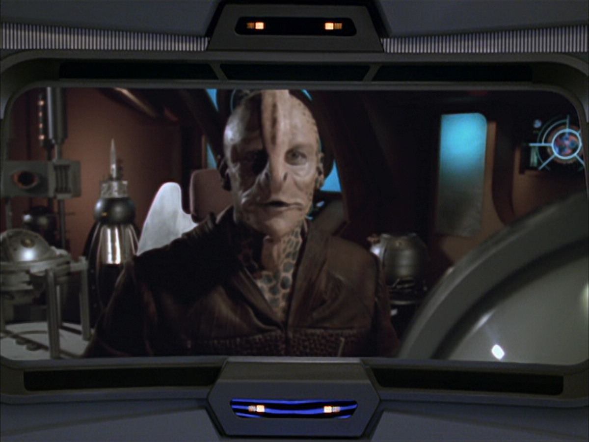 extant_StarTrek_VOY_6x09-TheVoyagerConspiracy_01596.jpg