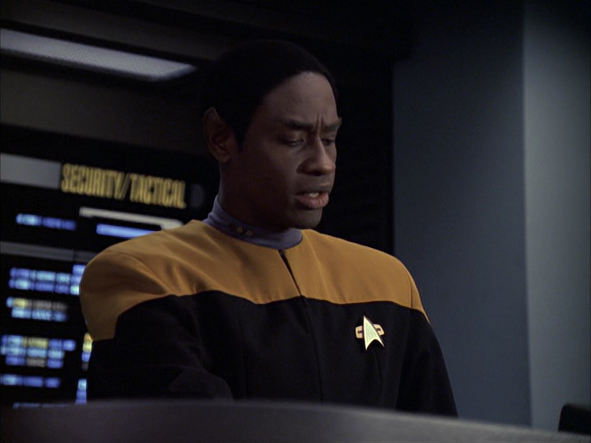 extant_StarTrek_VOY_6x09-TheVoyagerConspiracy_01601.jpg