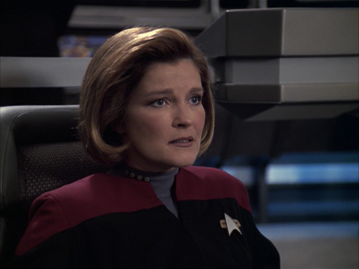 extant_StarTrek_VOY_6x09-TheVoyagerConspiracy_01605.jpg