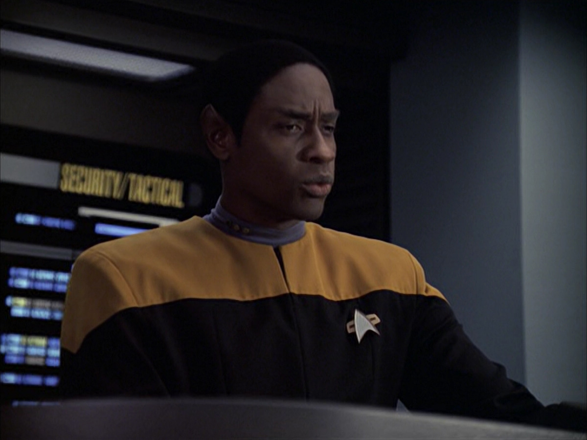 extant_StarTrek_VOY_6x09-TheVoyagerConspiracy_01628.jpg