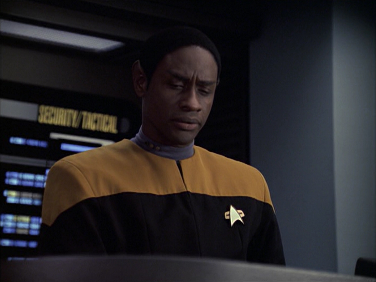extant_StarTrek_VOY_6x09-TheVoyagerConspiracy_01631.jpg