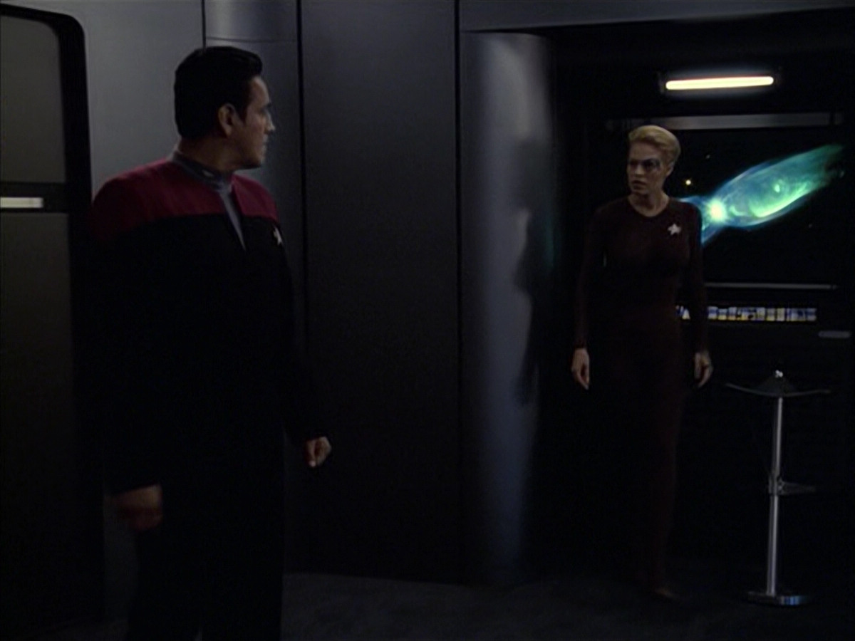 extant_StarTrek_VOY_6x09-TheVoyagerConspiracy_01648.jpg