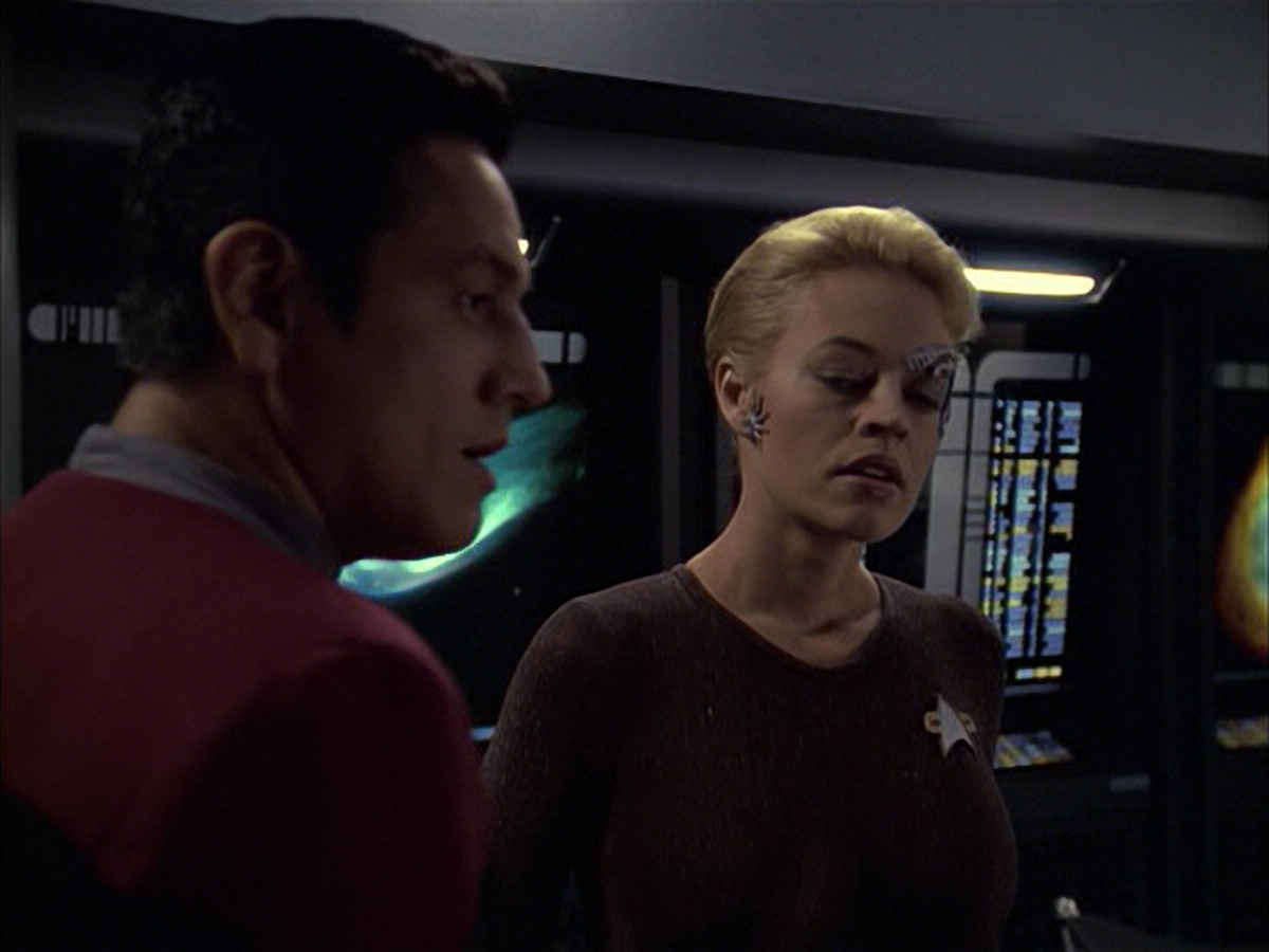extant_StarTrek_VOY_6x09-TheVoyagerConspiracy_01655.jpg