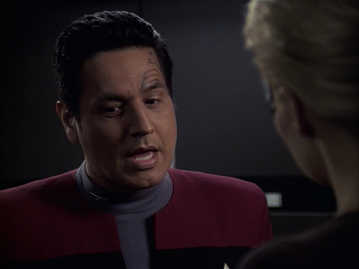 extant_StarTrek_VOY_6x09-TheVoyagerConspiracy_01691.jpg
