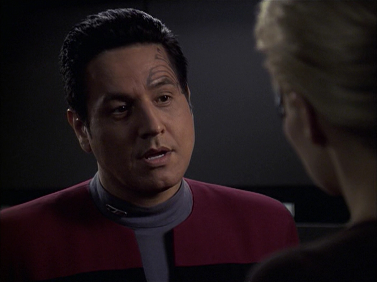 extant_StarTrek_VOY_6x09-TheVoyagerConspiracy_01715.jpg