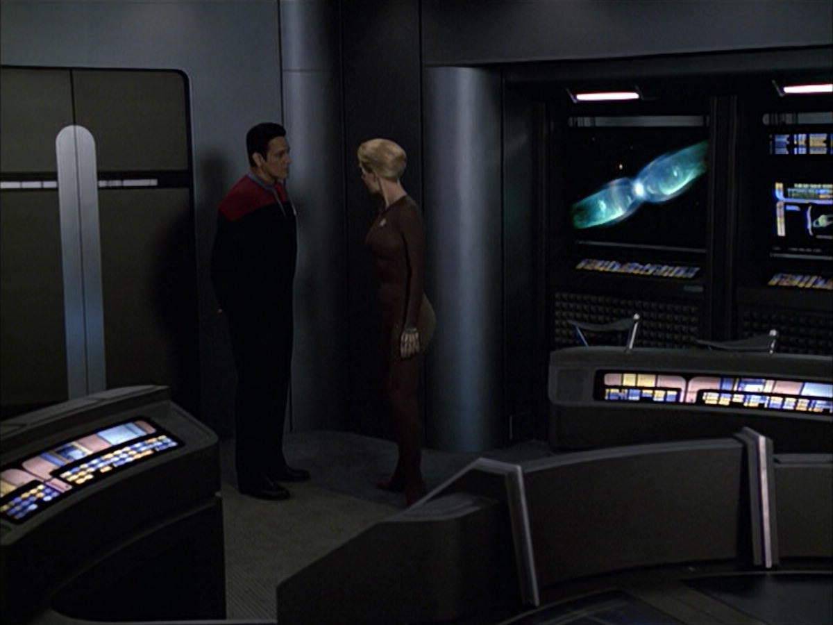 extant_StarTrek_VOY_6x09-TheVoyagerConspiracy_01722.jpg
