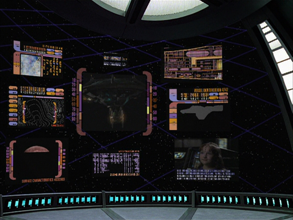 extant_StarTrek_VOY_6x09-TheVoyagerConspiracy_01734.jpg